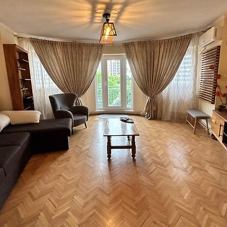Apartment Palace Of Parliament بوخارست المظهر الخارجي الصورة