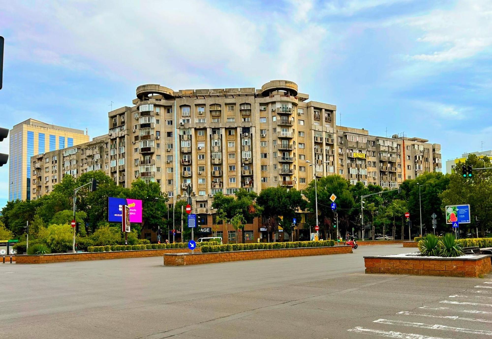 Apartment Palace Of Parliament بوخارست المظهر الخارجي الصورة