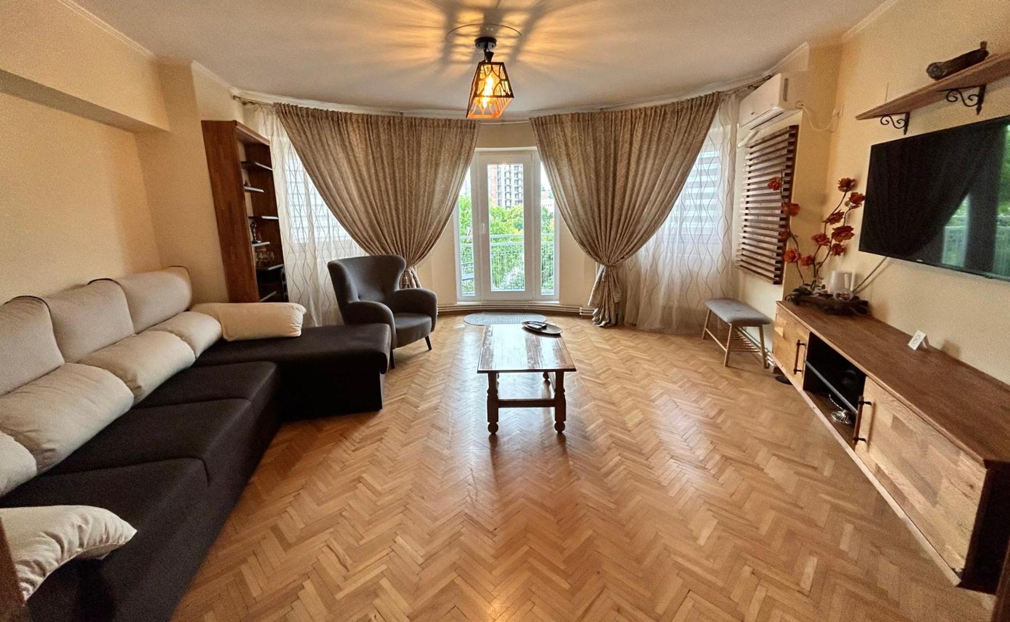 Apartment Palace Of Parliament بوخارست المظهر الخارجي الصورة